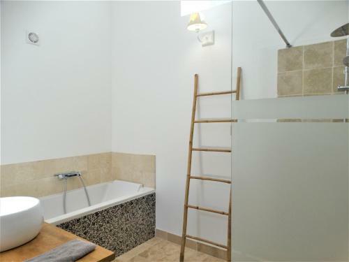 Hostal Ch�teau Montplaisir Charming B&B In Provence