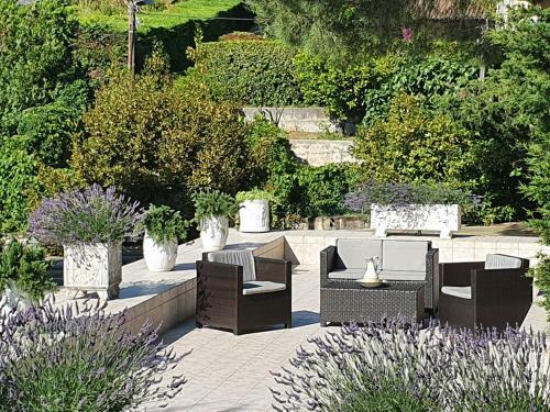 Haus Mit Garten �ber Der Bucht Von Cannes