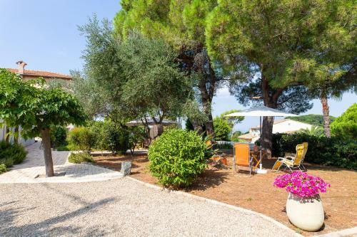 Haus Mit Garten �ber Der Bucht Von Cannes