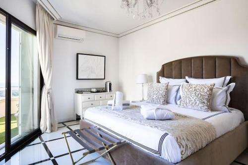 Luxury Villa With Spa In Golfe-juan - Sea View