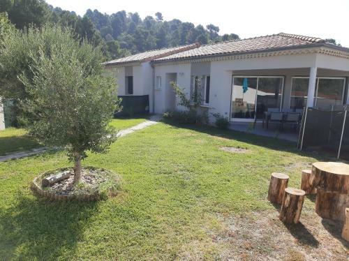 Maison Avec Piscine � L'or�e de La For�t