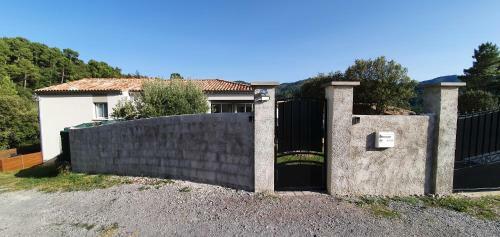 Logement, Rez-de-jardin D?une Maison, Or�e Du Bois