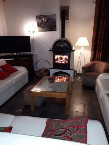 Hostal Chalet Colinn