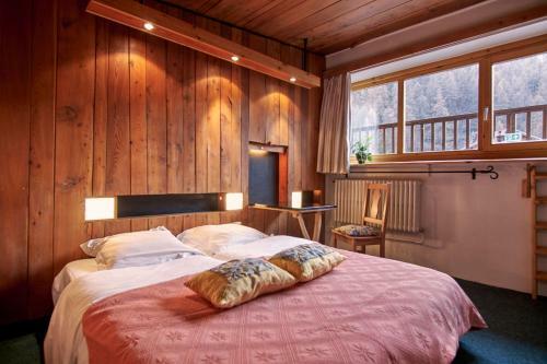 Hotel H�tel Les Lor�s