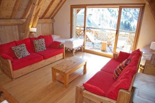 Chalet De La C�me