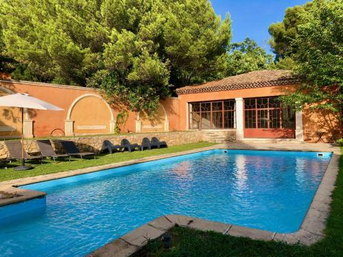 Le Pool House - Private Jacuzzi