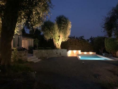 Bed & Breakfast Le Mas Des Roses 1884