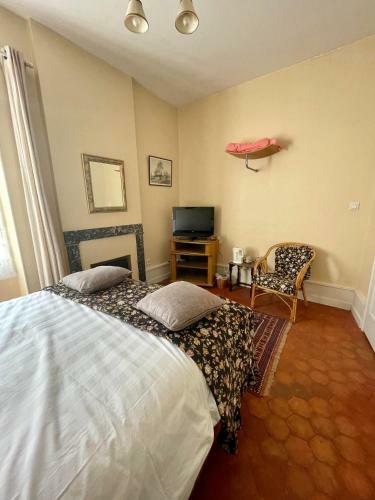 Hostal L'escapade Place Voltaire