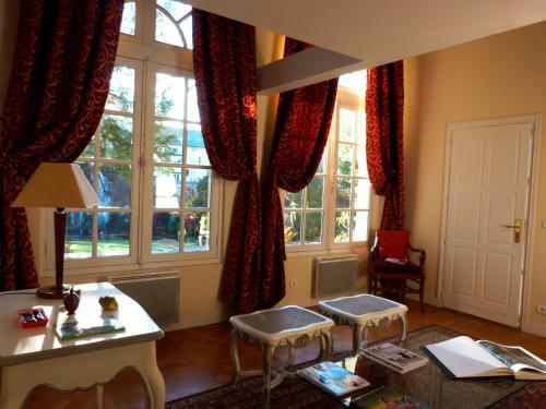 Hostal L'orangerie White-palacio