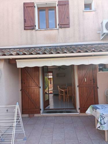 Maison Bord de Mer En R�sidence Avec Piscine
