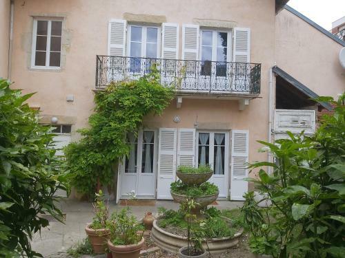 La Maison Du 16