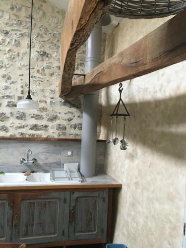 Maison D'or-vert : Atelier Of Medieval Goldsmith
