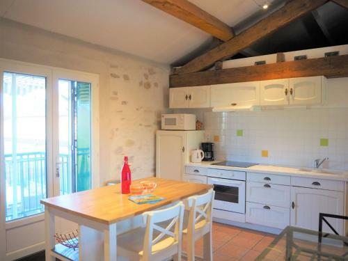 Holiday Home, Villemagne-l'argenti�re