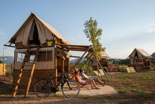 Les Lodges de La Viarh�na - Tentes Lodges