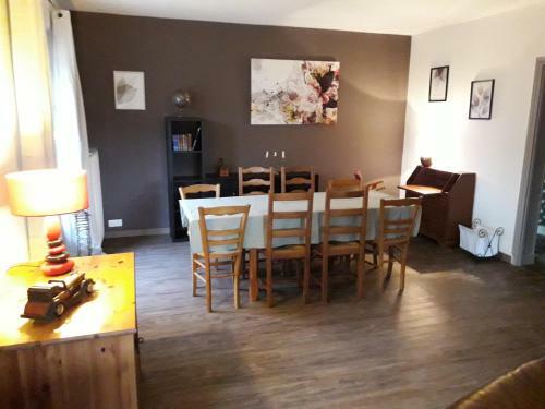 G�te Pour 8 - Axe Sedan Charleville