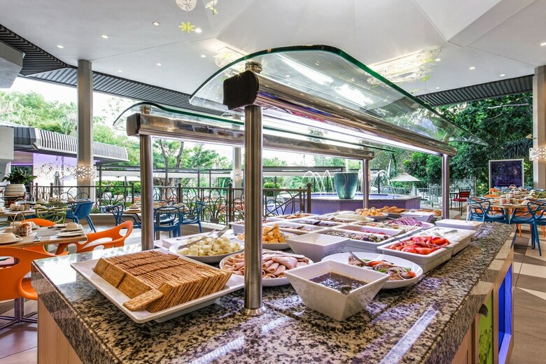 Hotel Cabanas Sun City