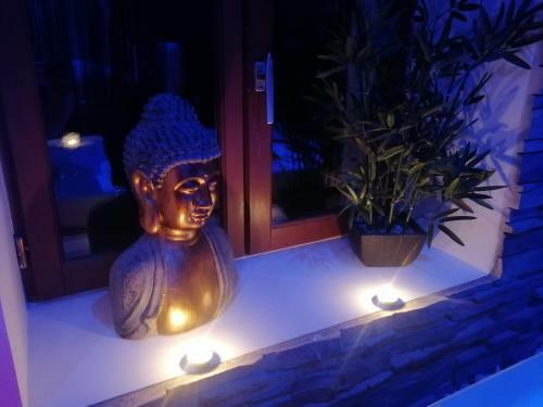 Hostal G�te Le Petit Crocq Avec Spa Privatif