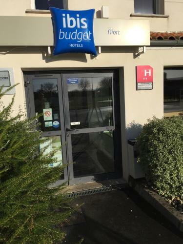 Hotel Ibis Budget Niort - La Cr�che