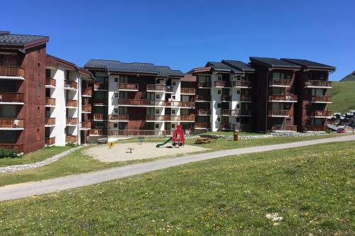 Apartment With Balcony In La Plagne