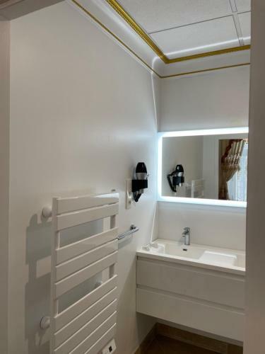 Hostal Studio Familial Maison de L'�glise Du Couvent