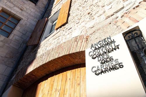 Hostal Appartement Maison de L'�glise Du Couvent