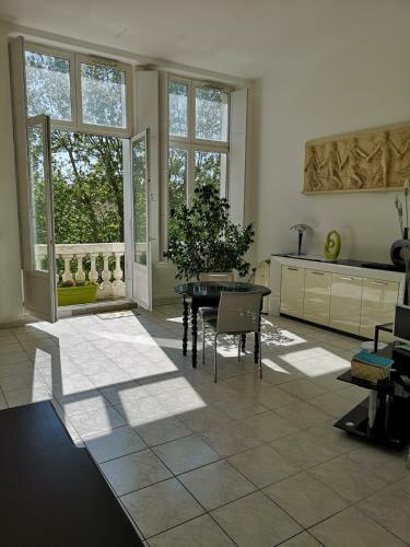 Apartamento Appartement de 105m2, Balcon Sur Cours de La R�publique