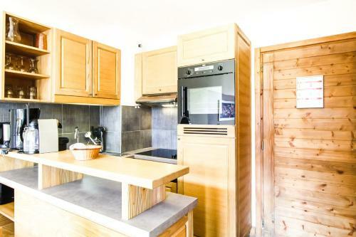 Bright, Spacious South-facing 1-bedroom Apartment