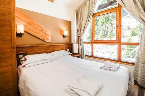 Two Internally Connecting 2-bed Apartments With Shared Private Entrance
