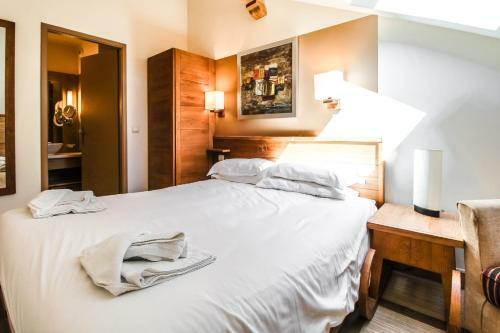 Two Internally Connecting 2-bed Apartments With Shared Private Entrance