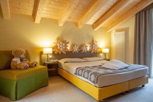 Hotel Chalet Tovel - Mountain Lake