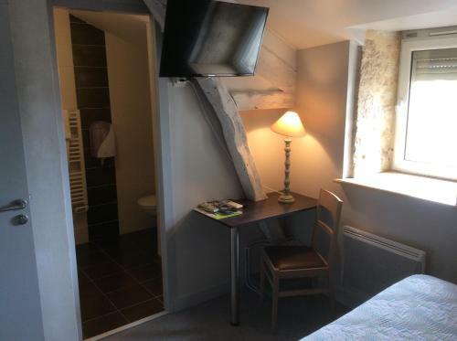 Hotel Logis Auberge De La Tour
