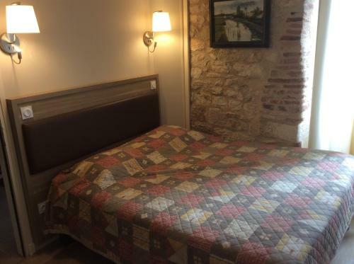 Hotel Logis Auberge De La Tour
