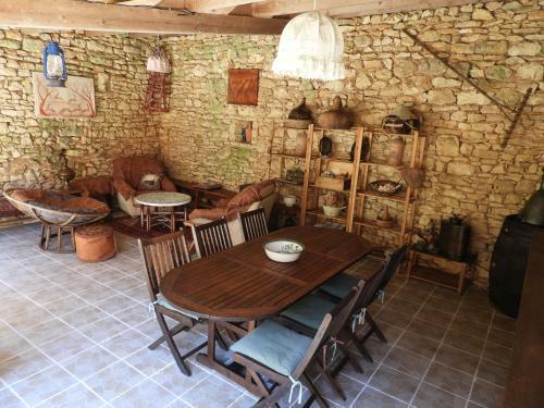P�rigordian Cottage, Large Swimming Pool, Bbq