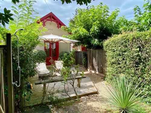Idyllic Chalet Right Near The Dunes In Cap Ferret