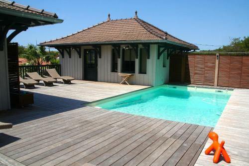 Stunning High Standard Villa, Heated Pool+aircon+terrace+garden