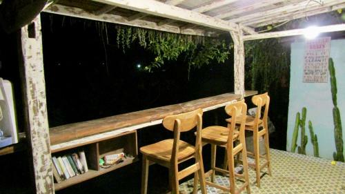 Hostal Dikaloha Surfschool And Stay