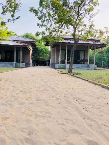 Bed & Breakfast Nagenahira Beach Villa