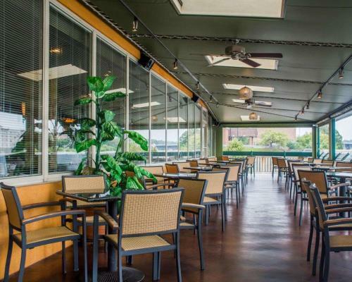 Hotel Quality Inn & Suites Riverfront Oswego