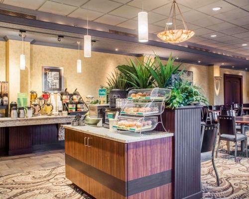 Hotel Quality Inn & Suites Riverfront Oswego