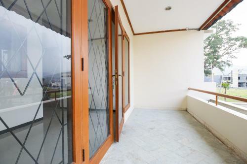 Hostal Reddoorz Plus At Panorama Villas Batu