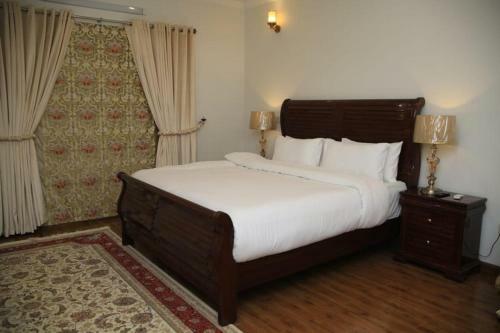 Hostal Revere Inn Guest House