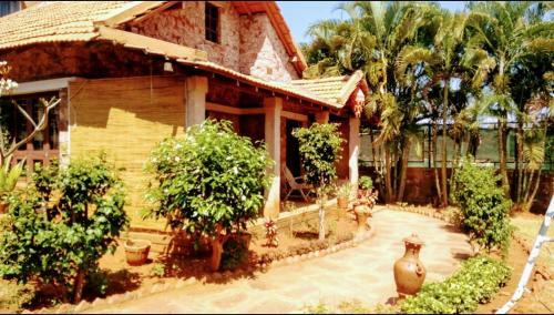 Bed & Breakfast Badami Heritage Resort