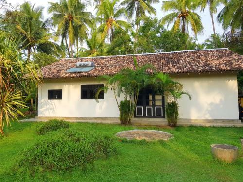 Coconut Garden River Villa
