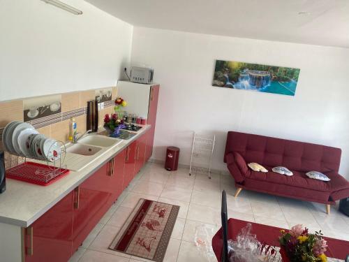Studio Situ� En Bas De Villa
