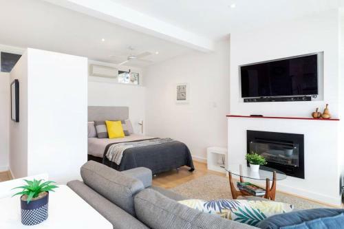 Modern Self-contained Studio Apartment