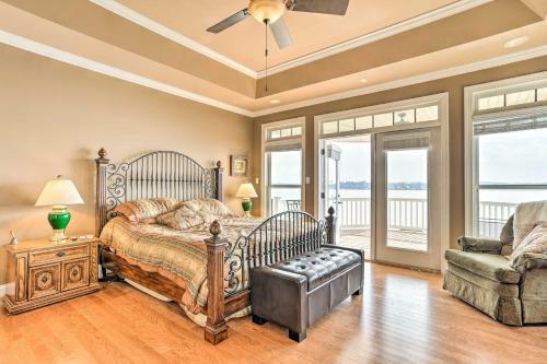 Lakefront House With Game Room, Deck And Views!
