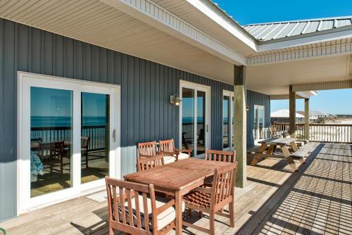 High Tide - Pet Friendly! Expansive Floor Plan And Stunning Views! Large Gulf Front Deck! Home