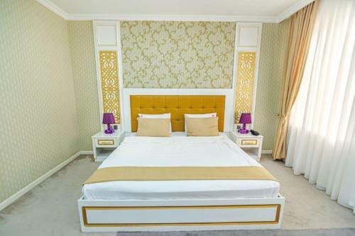Mensen Hotel Baku