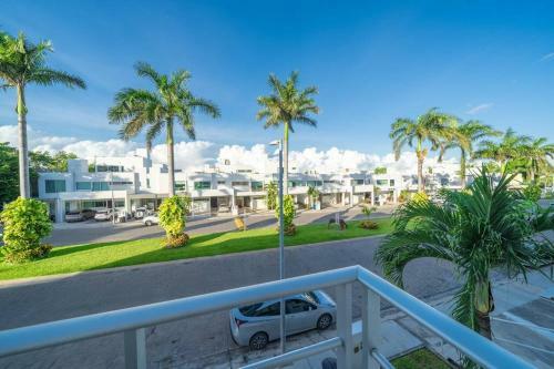 Royal Palm - 4 Bedroom Home With Private Pool