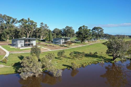 Villa Stirling Estate Chalets